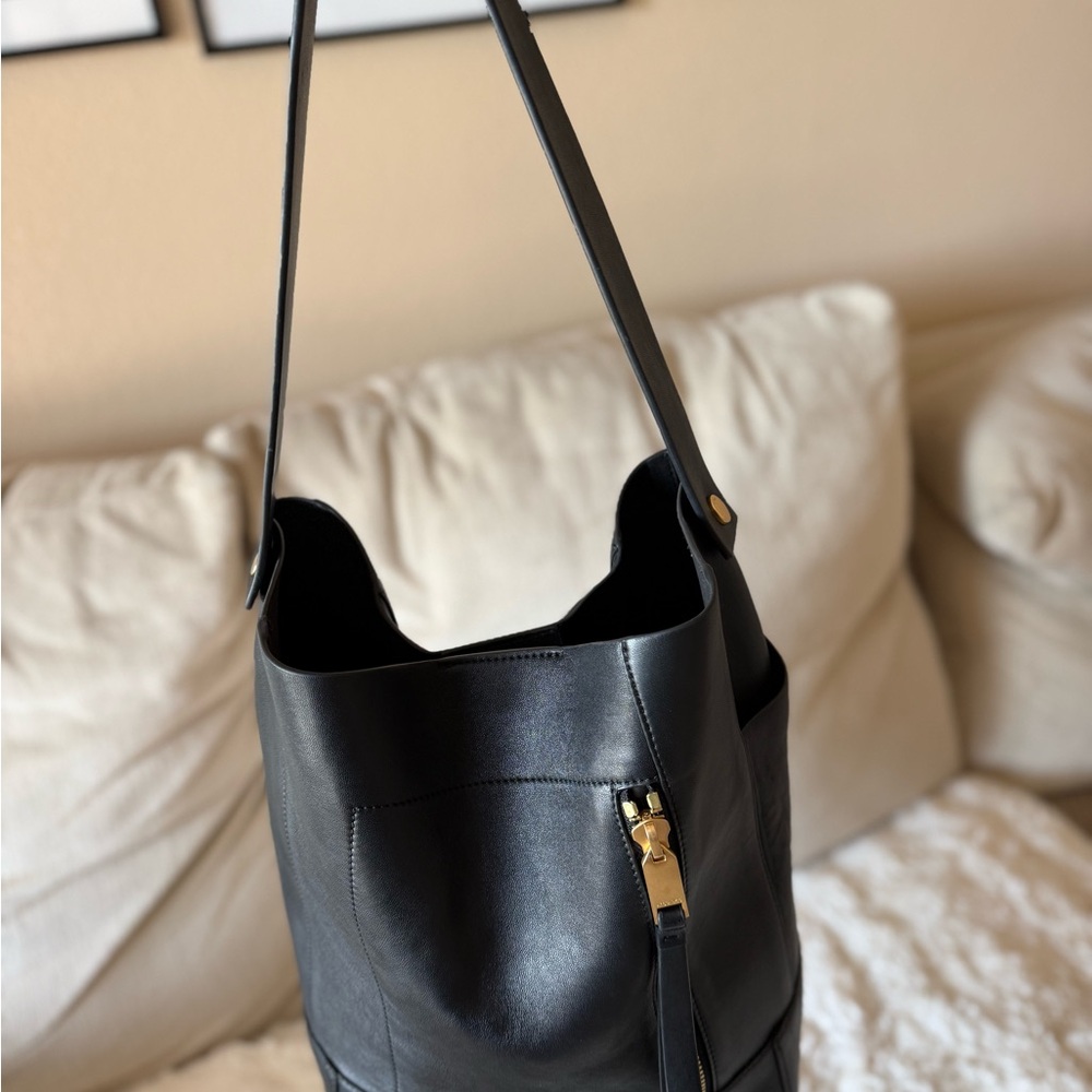 AllSaints BLACK
Alba Leather Hobo Bag Good used condition - Picture 8 of 16